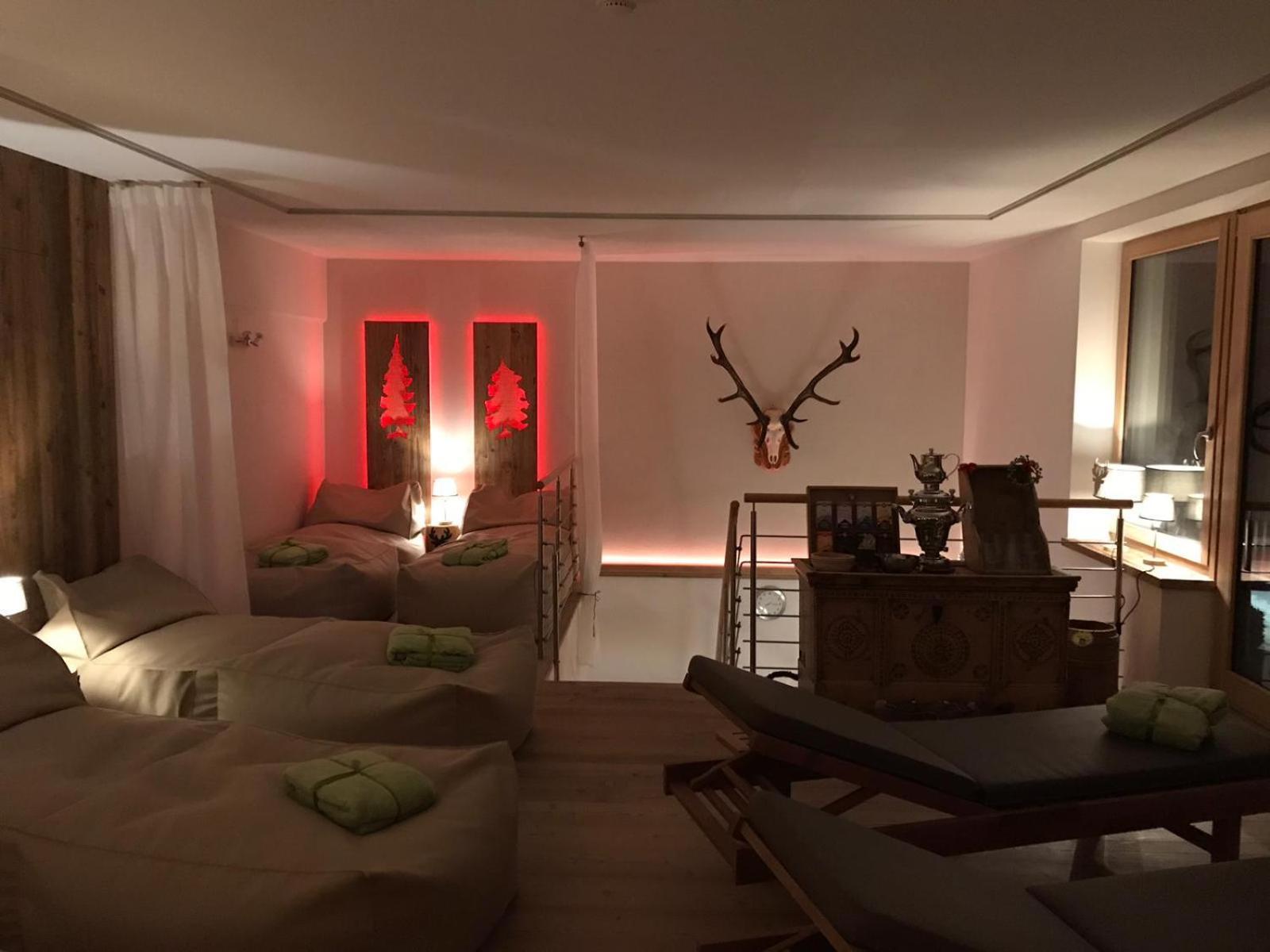 Hotel Ciasa Ai Pini Сан Касиано Екстериор снимка